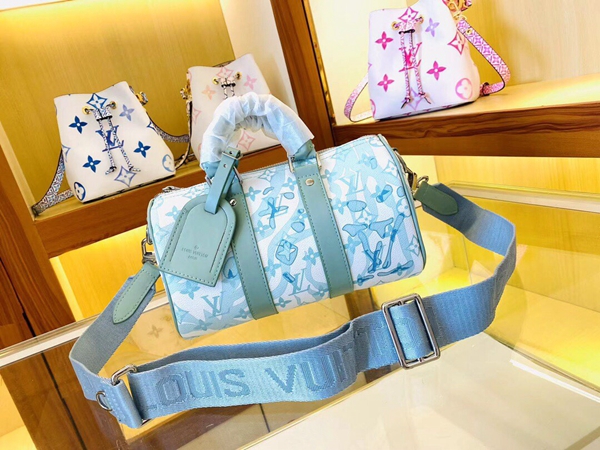 ルイヴィトンバッグ背面デザイン